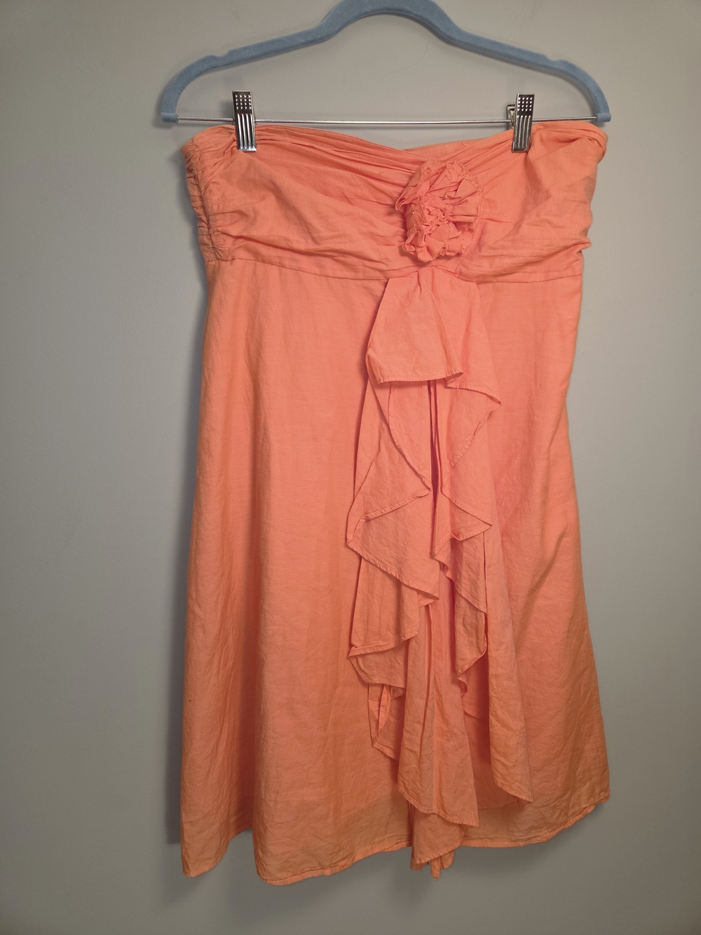 Vintage J.Crew strapless ruffle dress featuring a prominent 3D rosette accent at